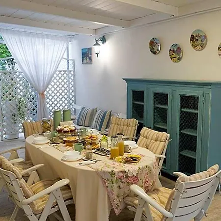 Bed & Breakfast Yucca & 3*